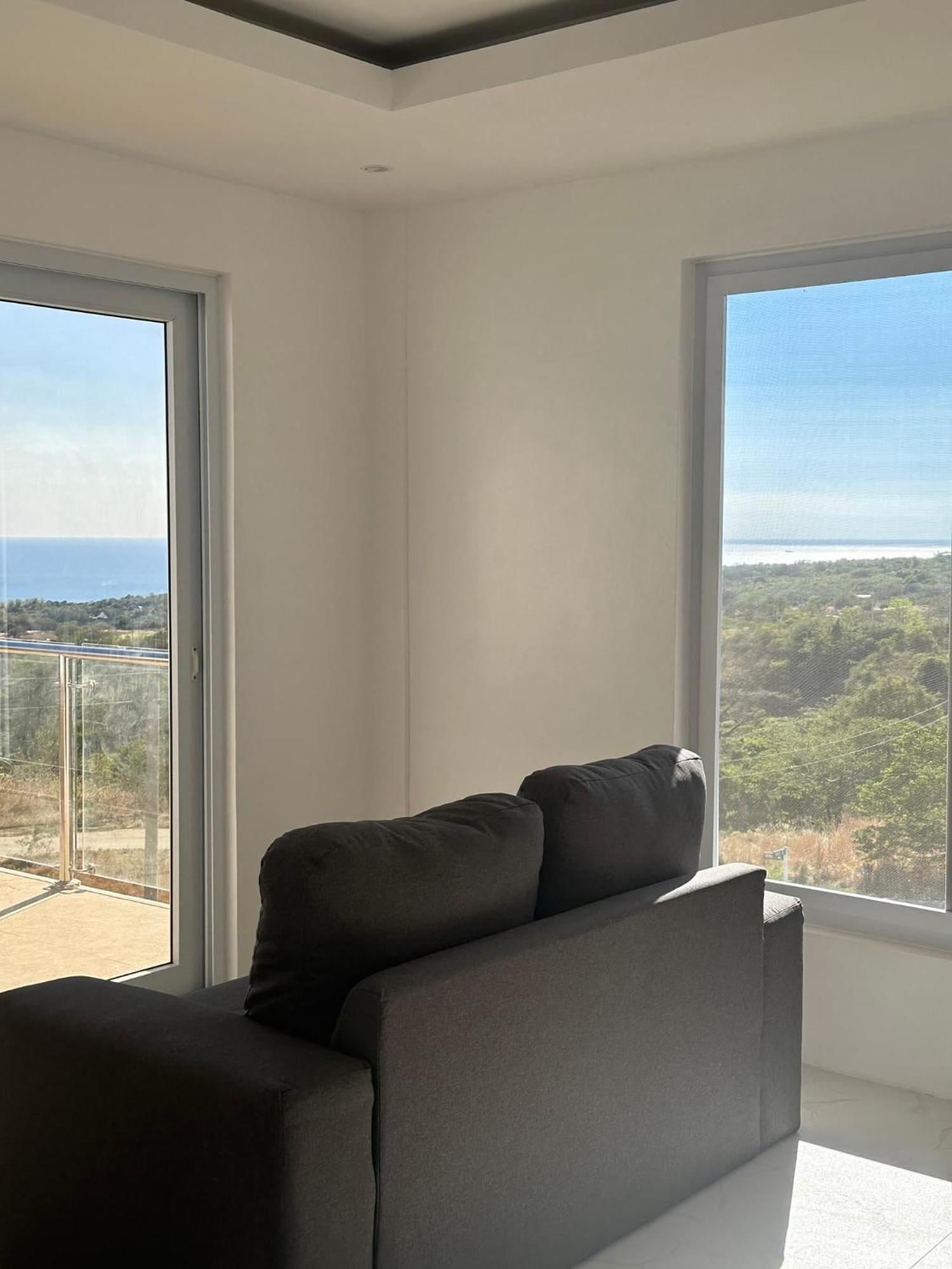 Casa Amores: Camaya Coast Mariveles Exterior foto